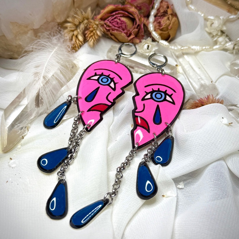 Artisan Neon Chappell Roan Pink Crying Broken Heart Chandelier Novelty Earrings